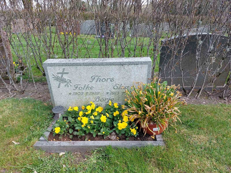 Grave number: HÖ 8  160, 161, 162