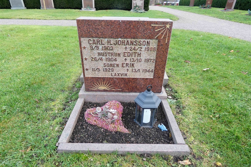 Grave number: TR 3    88