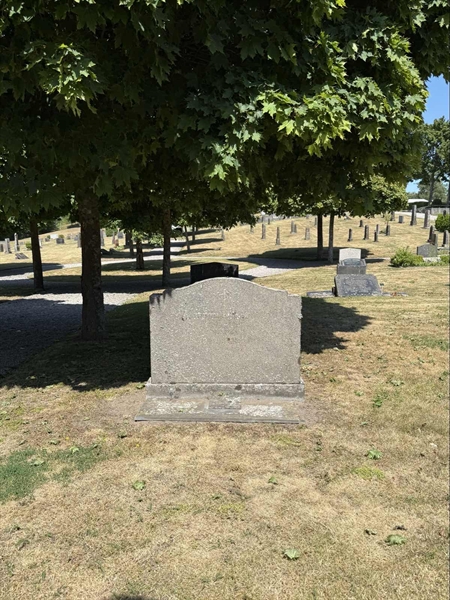 Grave number: BR E    22