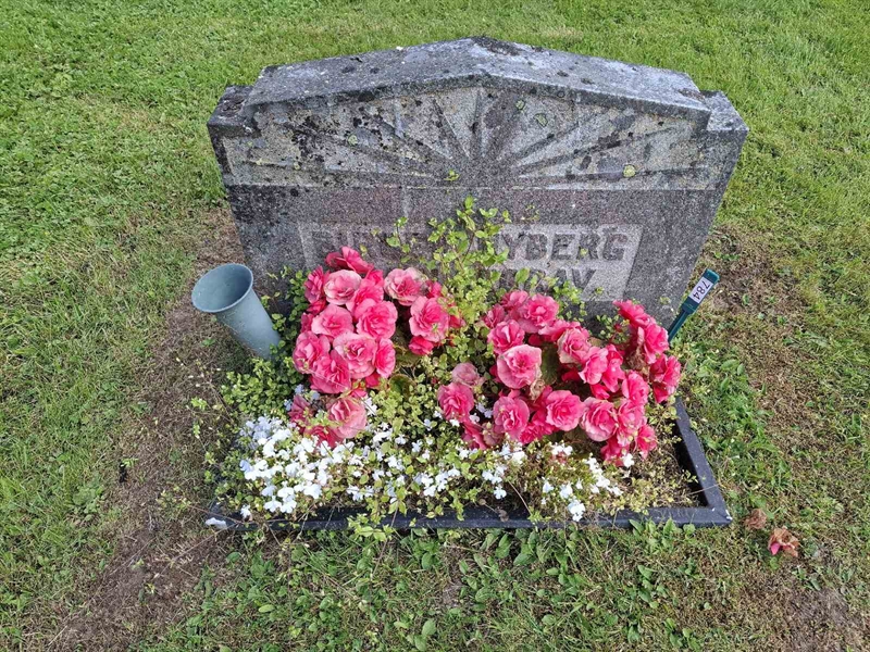 Grave number: 001 2   784