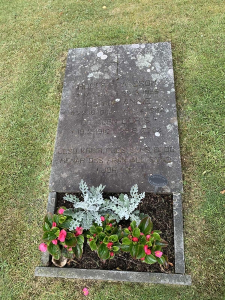 Grave number: VK C   247, 248, 249