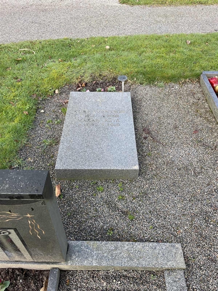 Grave number: 1 F    16