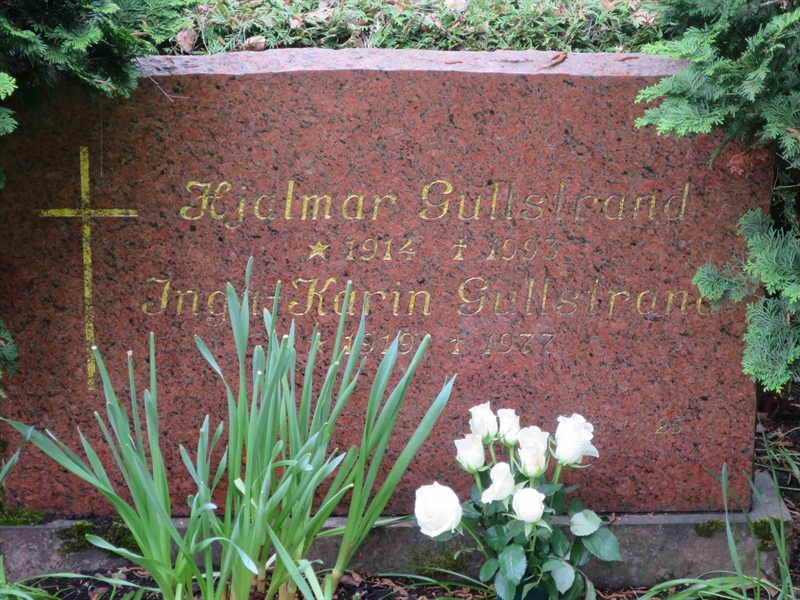 Grave number: HÖB N.UR   235