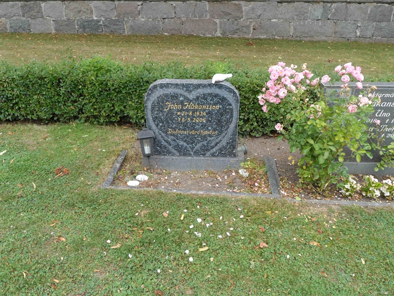 Grave number: SNK L    19