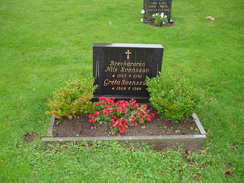 Grave number: HK H     3, 4