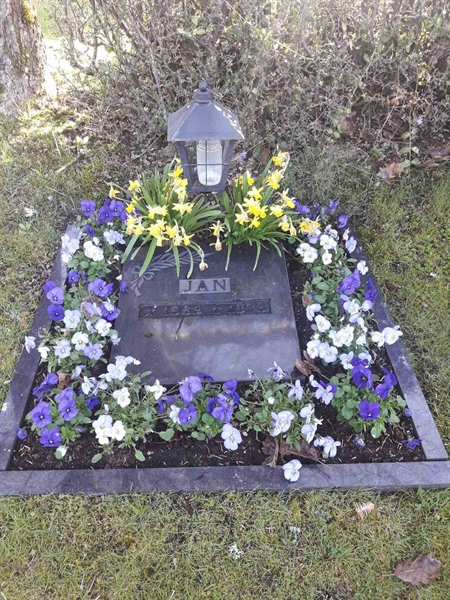 Grave number: BR C     6