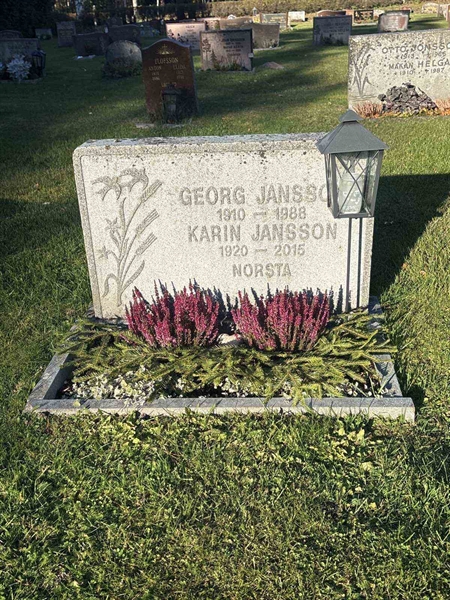 Grave number: R 4   199-200