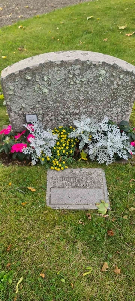 Grave number: M V   63a, 63b