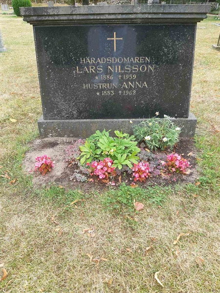 Grave number: VO C    17, 18
