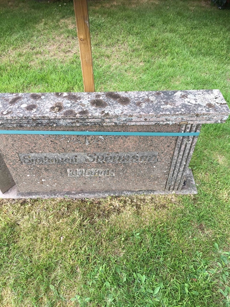 Grave number: 2 F   317