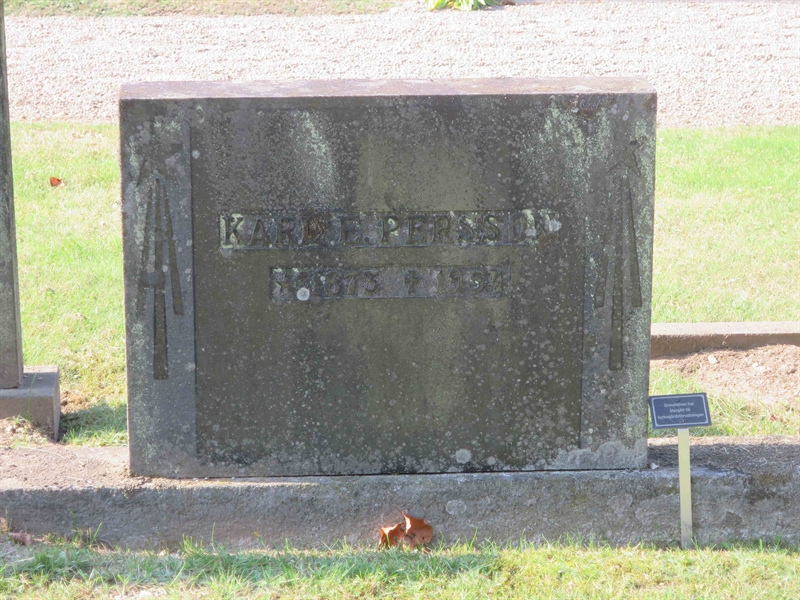 Grave number: HK C   102