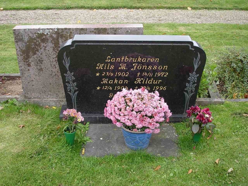 Grave number: FN E    22, 23