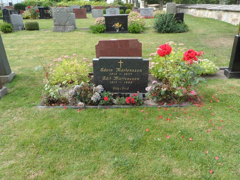 Grave number: SK D   206, 207