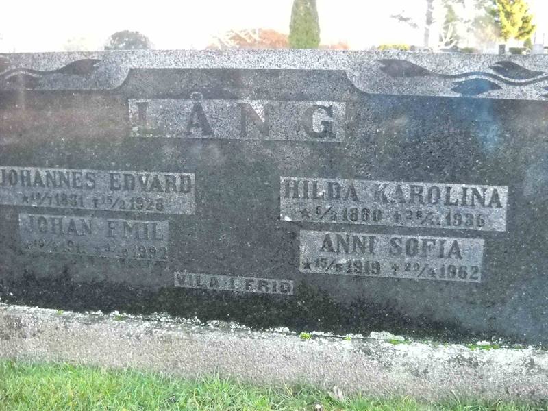 Grave number: 1 GB2 04     33