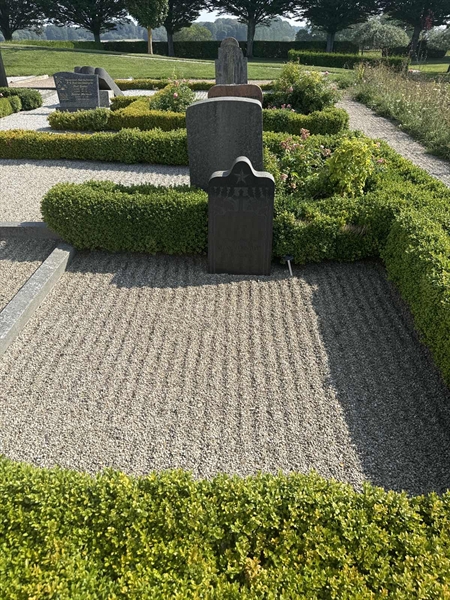 Grave number: GÄ B   104