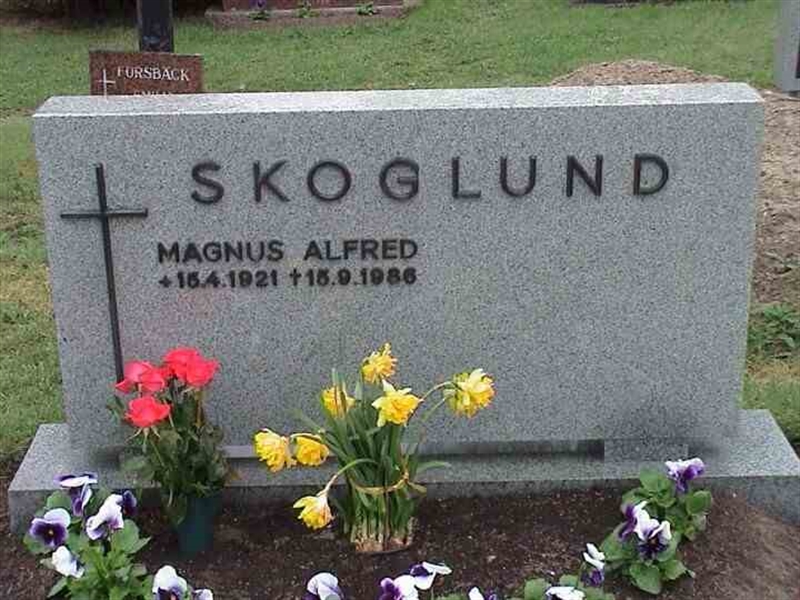 Grave number: 1 GC 10    109A,   109B,   109C,   109D