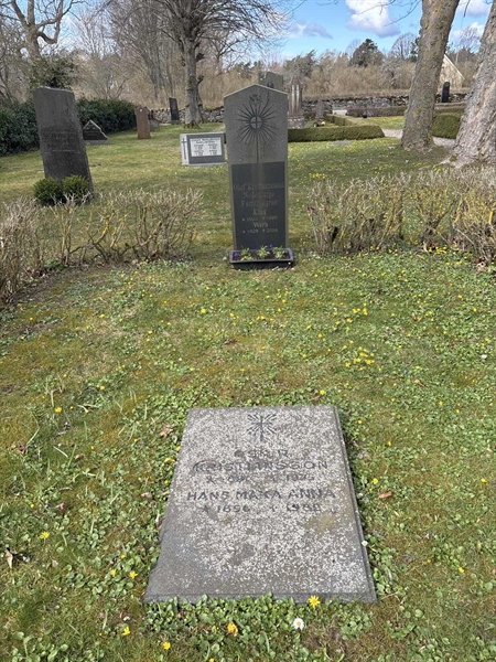 Grave number: FA 15