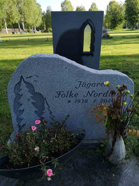 Grave number: NK 22    28-29