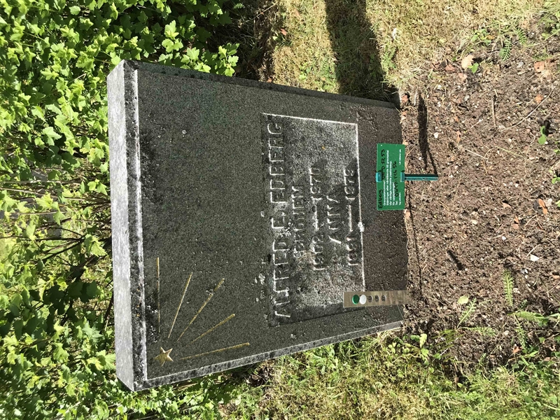 Grave number: UN D    52, 53