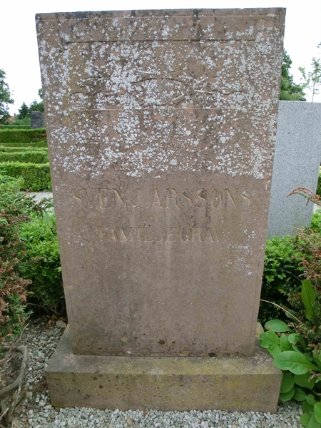 Grave number: KÄ D 110-111