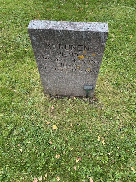 Grave number: 2 C  1017-1018