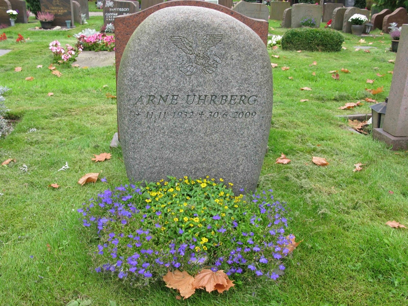 Grave number: SN E   724