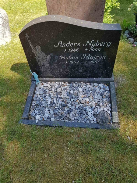 Grave number: 01 14232