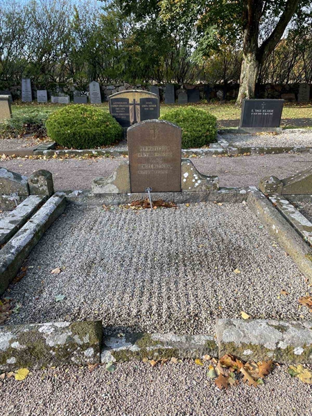 Grave number: VV 5    63, 64