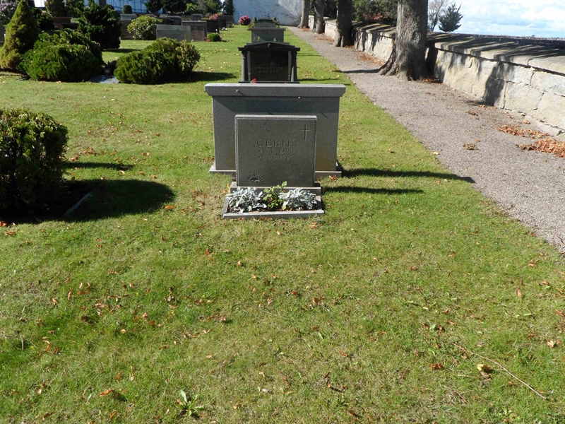 Grave number: SK K    41, 42