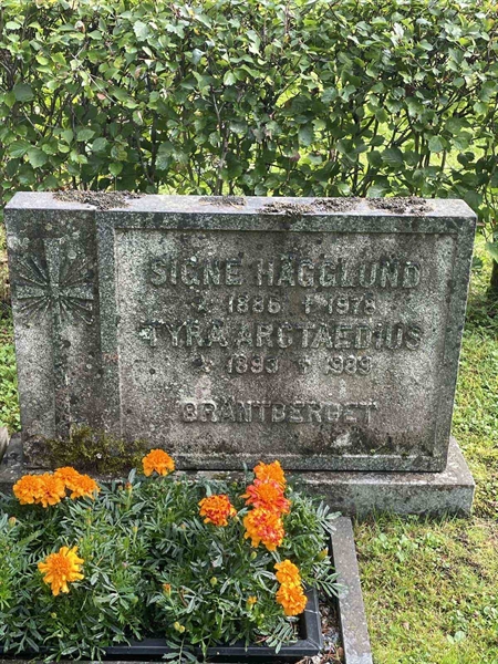 Grave number: 3   276-277