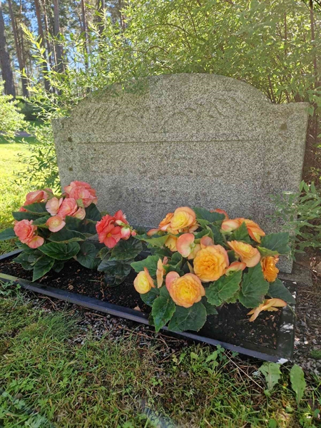 Grave number: 1 NC    58