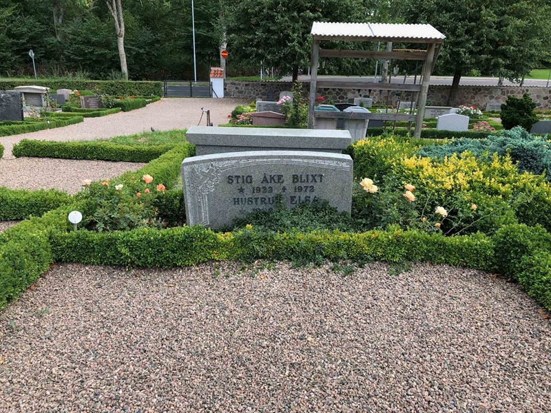 Grave number: Kå 09    17, 18