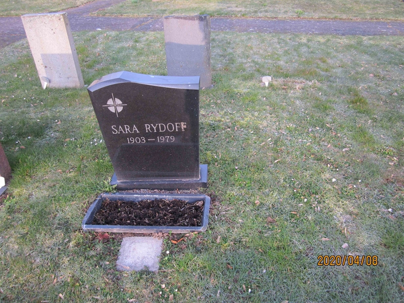 Grave number: 02 I   20