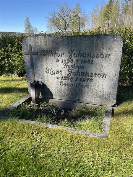 Grave number: Ärt 60 23 99+100