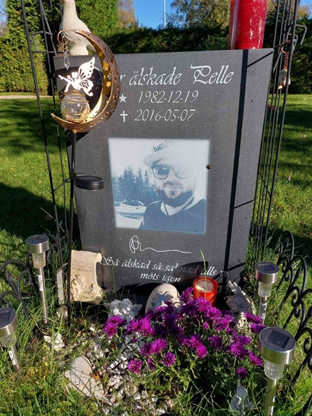 Hautatunnus: 1 L   046