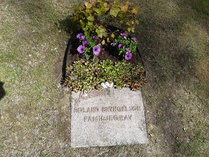 Grave number: KA 14    34