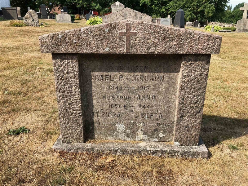 Grave number: Ko 03    38, 39