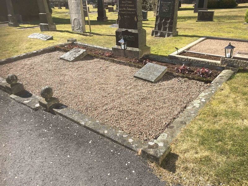 Grave number: 1 G   227, 228, 229
