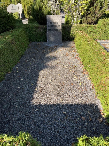 Grave number: VK II    65