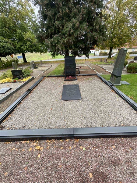 Grave number: ÖV A     8