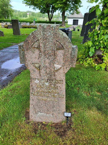 Grave number: kö 01 13    28