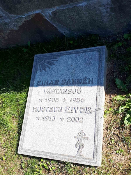 Gravnummer: NK F G   272