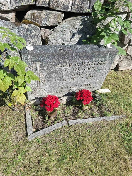 Grave number: 001 2   931