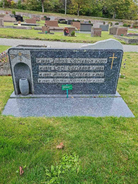 Grave number: F 04   323, 324, 325, 326