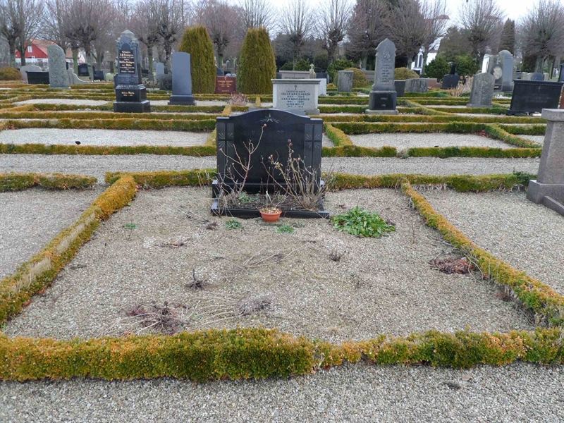 Grave number: 2 01  1708