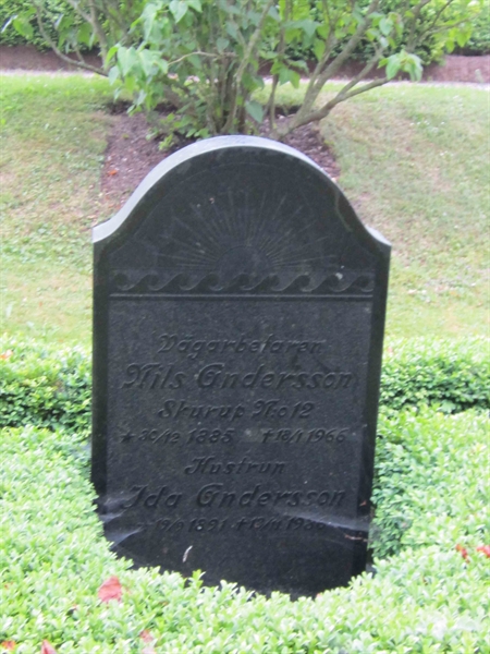 Grave number: 1 8    22