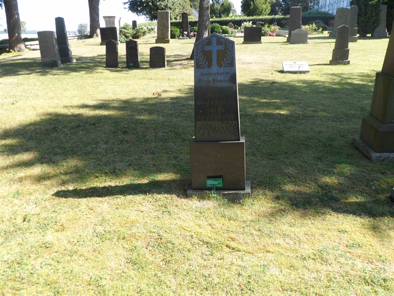 Grave number: SK A    36, 37