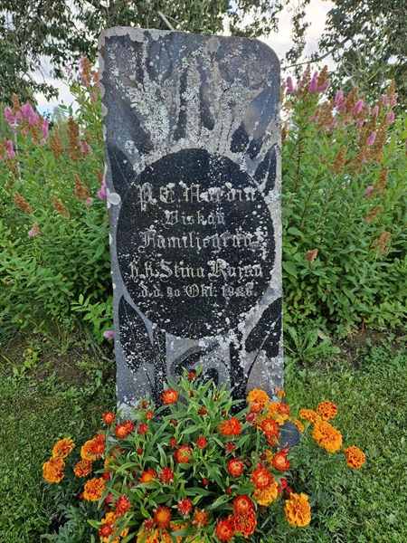 Grave number: 1 05     8