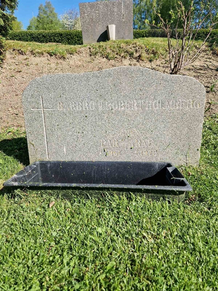 Grave number: 501 25 5033-5035
