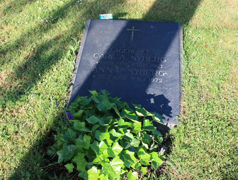 Grave number: Ö 27i    71, 72